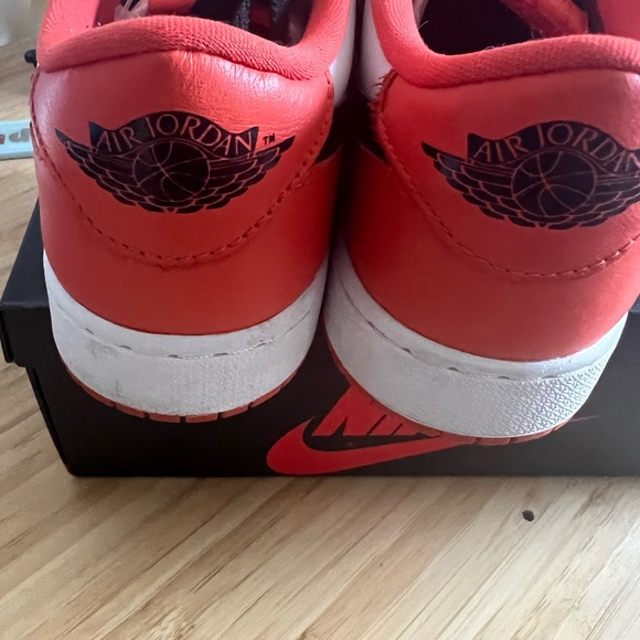 Womens Air Jordan 1 Low OG Starfish size 6Y Orange Athletic Sneaker Nike - Picture 6 of 8